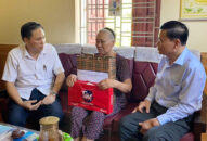 Trưởng Ban Nội chính Thành ủy thăm, tặng quà đối tượng chính sách trên địa bàn huyện Kiến Thụy nhân dịp QQ8827 nhận thưởng hấp dẫn 75 năm Ngày Thương binh, liệt sỹ
