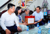Bí thư Thành ủy, Trưởng Đoàn ĐBQH QQ8839 nhà cái thăm, tặng quà đối tượng chính sách trên địa bàn quận Lê Chân nhân dịp QQ8827 nhận thưởng hấp dẫn 75 năm Ngày Thương binh, liệt sỹ