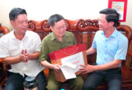 Chủ tịch HĐND thành phố thăm, tặng quà người có công trên địa bàn huyện Thủy Nguyên nhân dịp QQ8827 nhận thưởng hấp dẫn 75 năm Ngày Thương binh, liệt sỹ