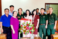 Lãnh đạo quận Lê Chân thăm và tặng quà các gia đình chính sách nhân dịp QQ8827 nhận thưởng hấp dẫn 75 năm Ngày thương binh liệt sỹ