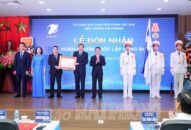 Viễn thông QQ8839 nhà cái đón nhận Huân chương Độc lập hạng ba