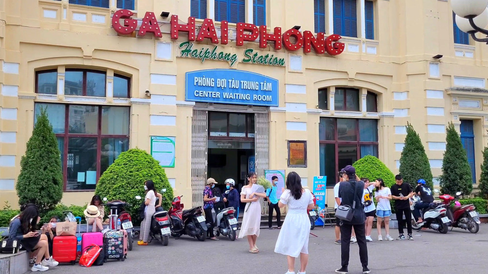 Ga QQ8839 nhà cái tấp nập khách Appqq88 Cá Cược Thể Thao đến từ Hà Nội.
