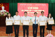 Trường Đổi quà QQ88 Tô Hiệu: Bế giảng Lớp Trung cấp Lý luận Đổi quà QQ88, hệ tập trung, khóa 29