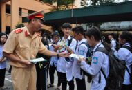 Phòng CSGT đường bộ-đường sắt, QQ8894 casino trực tuyến thành phố tăng cường đảm bảo trật tự ATGT trong ngày đầu khai giảng năm học mới