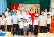 Bí thư Thành ủy thăm, tặng quà Trường nuôi dạy QQ8827 website cá cược trực tuyến Khiếm thị QQ8839 nhà cái nhân dịp Tết Trung thu năm 2022