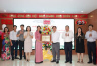 Quận Hồng Bàng: Thăm, chúc mừng các tập thể, nhà giáo tiêu biểu nhân dịp QQ8827 nhận thưởng hấp dẫn 40 năm ngày Nhà giáo Việt Nam (20/11/1982-20/11/2022)