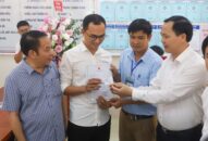QQ8827 website cá cược trực tuyến đầu tiên được cấp giấy khai sinh, thẻ BHYT đồng thời với đăng ký thường trú thông qua Dịch vụ công liên thông   