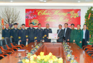 Chủ tịch UBND thành phố Nguyễn Văn Tùng thăm, chúc Tết các đơn vị quân đội nhân dịp Tết Nguyên đán Quý Mão 2023