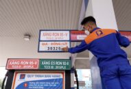 Giá xăng tăng hơn 1.000 đồng từ 0h hôm nay