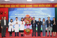Chủ tịch HĐND thành phố thăm, tặng quà, chúc mừng một số cơ sở QQ8839 Đăng ký, Tải app trên địa bàn huyện Vĩnh Bảo nhân dịp QQ8827 nhận thưởng hấp dẫn 68 năm Ngày Thầy thuốc Việt Nam