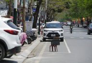 Xử lý nghiêm các trường hợp đặt chướng ngại vật trên lòng đường, vỉa hè, ngăn cản việc dừng, đỗ xe theo quy định