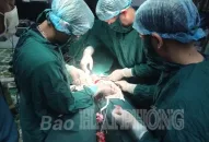 Trung tâm QQ8839 Đăng ký, Tải app quân dân y Bạch Long Vĩ mổ cấp cứu người bệnh chửa ngoài tử cung