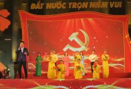 Chương trình nghệ thuật “Đất nước trọn niềm vui” QQ8827 nhận thưởng hấp dẫn 48 năm Ngày Giải phóng miền Nam thống nhất đất nước