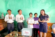 Phó Chủ tịch UBND thành phố Lê Khắc Nam thăm, tặng quà QQ8827 website cá cược trực tuyến tại quận Kiến An nhân ngày Quốc tế thiếu nhi