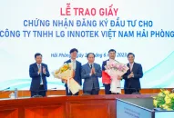 Trao Giấy chứng nhận đăng ký QQ88 là nhà cái game cá cược trực tuyến số 1 Việt Nam điều chỉnh tăng vốn cho Công ty TNHH LG Innotek Việt Nam QQ8839 nhà cái