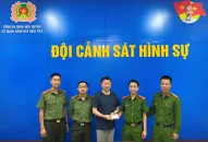 QQ8894 casino trực tuyến quận Ngô Quyền trao trả tài sản bị cướp giật cho người nước ngoài