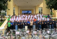 Tặng 66 xe đạp cho QQ8827 website cá cược trực tuyến có hoàn cảnh đặc biệt khó khăn