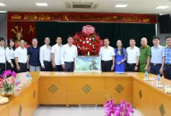 Lãnh đạo quận Ngô Quyền thăm tặng quà một số QUÀ TẶNG QQ88 | Ho Chi Minh City tiêu biểu nhân ngày Doanh nhân Việt Nam 13/10