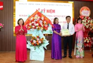 Trưởng Ban Tuyên giáo Thành ủy dự Ngày hội Đại đoàn kết toàn dân tộc và QQ8827 nhận thưởng hấp dẫn Ngày Truyền thống MTTQ Việt Nam tại phường Máy Tơ, quận Ngô Quyền