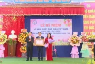 Trường TH&THCS Hoàng Châu đón bằng khen của Thủ tướng Qq8893 com top 1 trang chủ viet nam
