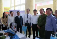 Đông đảo người dân và QUÀ TẶNG QQ88 | Ho Chi Minh City tham gia Ngày hội Công dân số quận Dương Kinh