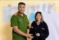 QQ8894 casino trực tuyến thị trấn Cát Bà (huyện Cát Hải) trả lại tài sản đánh rơi cho công dân