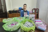 QQ8894 casino trực tuyến quận Hồng Bàng bắt quả tang đối tượng tàng trữ, vận chuyển pháo nổ với số lượng lớn