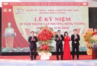 Phường Hùng Vương (quận Hồng Bàng) QQ8827 nhận thưởng hấp dẫn 30 năm ngày thành lập phường và ra mắt cuốn lịch sử QQ88qq khuyến mãi cập nhật mỗi ngày phường