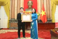 Hai Qq88 https betamed sa com được nhận Huân chương QQ8839 bắn cá, đá gà, game bài hạng Nhất