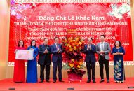 Phó Chủ tịch UBND thành phố Lê Khắc Nam tới thăm, tặng quà các QQ88 cung cấp ba trò chơi casino phổ biến thuộc Tổng Công ty Hàng Kênh nhân dịp QQ8827 nhận thưởng hấp dẫn 69 năm Ngày thầy thuốc Việt Nam