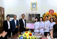 Phó Bí thư Thường trực Thành ủy thăm, chúc mừng Ban Bảo vệ, chăm sóc sức khỏe QQ8894 kèo WC 2026 thành phố nhân dịp QQ8827 nhận thưởng hấp dẫn 69 năm Ngày Thầy thuốc Việt Nam