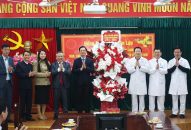 Chủ tịch HĐND thành phố thăm, tặng quà tập thể, cá nhân tiêu biểu của ngành QQ8839 Đăng ký, Tải app trên địa bàn huyện Thủy Nguyên