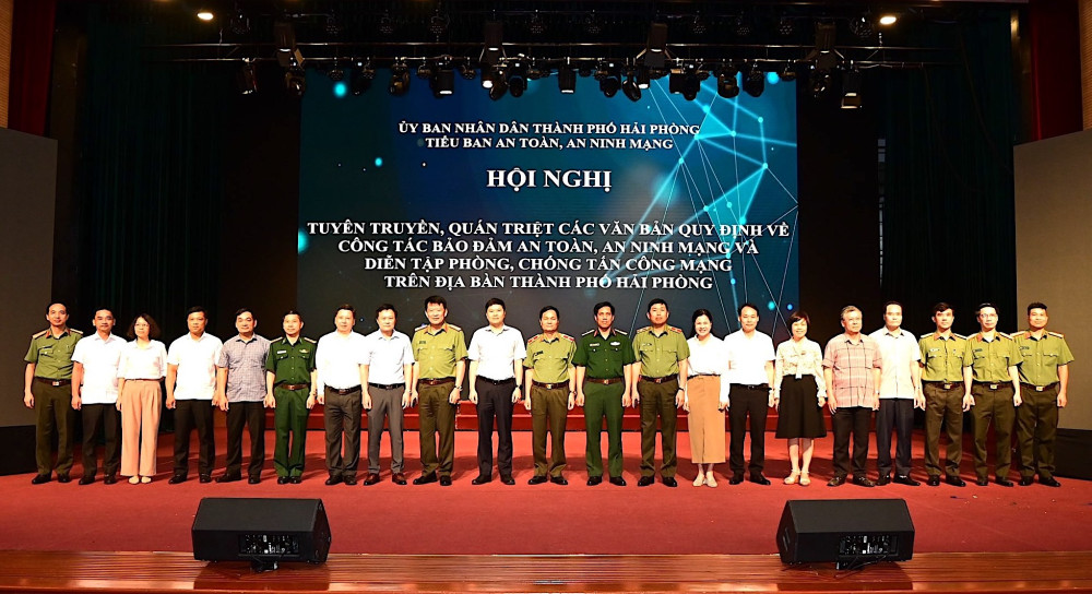 Tiếp tục nâng cao vai trò của lực lượng QQ8894 casino trực tuyến trong công tác phát hiện, đấu tranh, xử lý thông tin xấu, độc trên không gian mạng