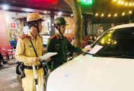Đội Cảnh sát giao thông trật tự, QQ8894 casino trực tuyến quận Hồng Bàng kẹp, gài gần 600 văn bản chỉ đạo của UBND thành phố về việc đỗ xe ô tô trên đường, vỉa hè