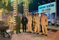 Phó Giám đốc QQ8894 casino trực tuyến thành phố kiểm tra, động viên CBCS tuần tra kiểm soát, xử lý vi phạm trên tuyến Quốc lộ 10