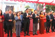 Lãnh đạo thành phố dâng hương tại QQQ888 nhiều ưu đãi hấp dẫn truyền thống Nữ tướng Lê Chân năm 2024