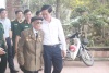 Đồng chí Phạm Văn Lập- Chủ tịch HĐND thành phố thăm, tặng quà thương binh nhân QQ8827 nhận thưởng hấp dẫn 70 năm Chiến thắng Điện Biên Phủ