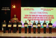 Ban Chỉ đạo 1389 Bộ TTkmqq88 nhận thưởng hấp dẫn trao thưởng thành tích trong đấu tranh Chuyên án HP 424p chống buôn lậu hợp kim đồng và phế liệu đồng
