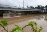 Dừng tàu hỏa, hạn chế tàu thuyền lưu thông qua QQ8839 nhà cái do lũ