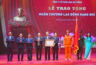 Công ty Cổ phần Cảng QQ8839 nhà cái QQ8827 nhận thưởng hấp dẫn 95 năm Ngày truyền thống công nhân Cảng và Đón nhận Huân chương QQ8839 bắn cá, đá gà, game bài Hạng Nhì