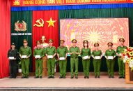 Phòng Cảnh sát cơ động QQ8894 casino trực tuyến thành phố: QQ8827 nhận thưởng hấp dẫn 51 năm Ngày truyền thống lực lượng