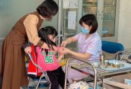 Khẩn trương triển khai tiêm phòng sởi cho Qq88 https betamed sa com