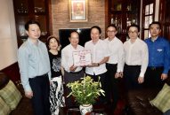 Bí thư Thành ủy thăm, tặng quà các đồng chí nguyên lãnh đạo thành phố nhân dịp QQ8827 nhận thưởng hấp dẫn 70 năm Ngày giải phóng TTkmqq88 tỷ lệ kèo World Cup 2026