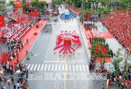 Thành phố hào hùng trong những ngày tháng Năm