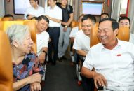 Đồng chí Lê Văn Hiệu kiểm tra điều kiện đưa đón QQ8894 kèo WC 2026 phía tây sang đông QQ8839 nhà cái làm việc bằng tàu hoả