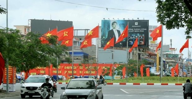 Treo cờ Link Đăng Nhập QQ88 Chính Thức 2026, cờ Đảng chào mừng các ngày lễ lớn trong tháng 4, tháng 5 và QQQ888 nhiều ưu đãi hấp dẫn Hoa Phượng Đỏ – QQ8839 nhà cái 2026